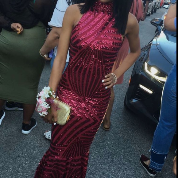 Burgundy Prom dress - Picture 7 of 7